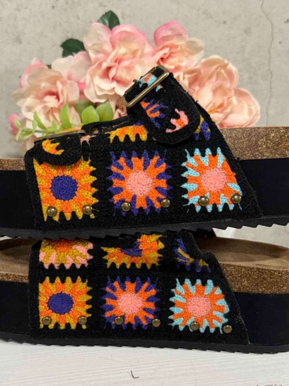 NWOT Boho Floral Crochet Embroidery Platform Sandals (Black) - Size 8 - Picture 2 of 4